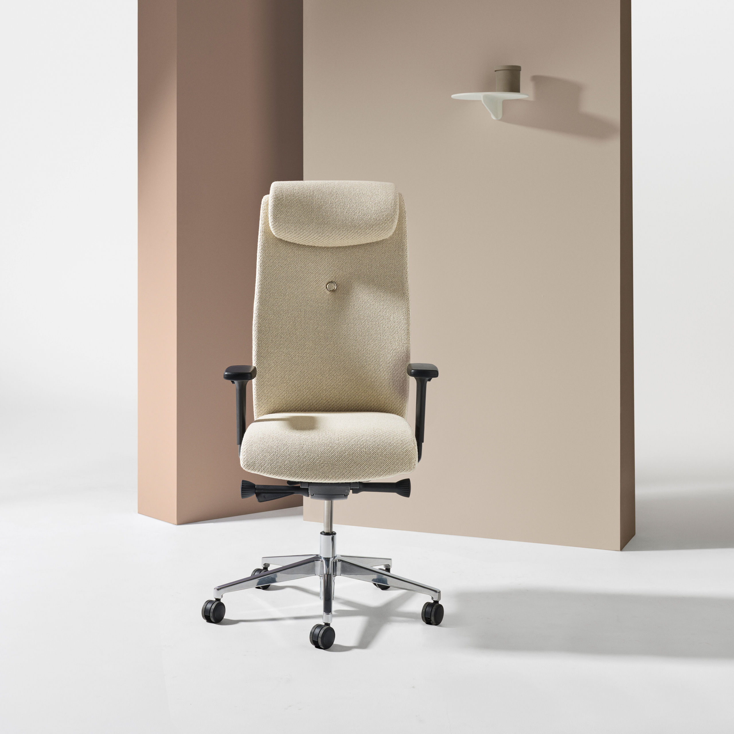 High office chair in fabric or leather | Savo XO workchair